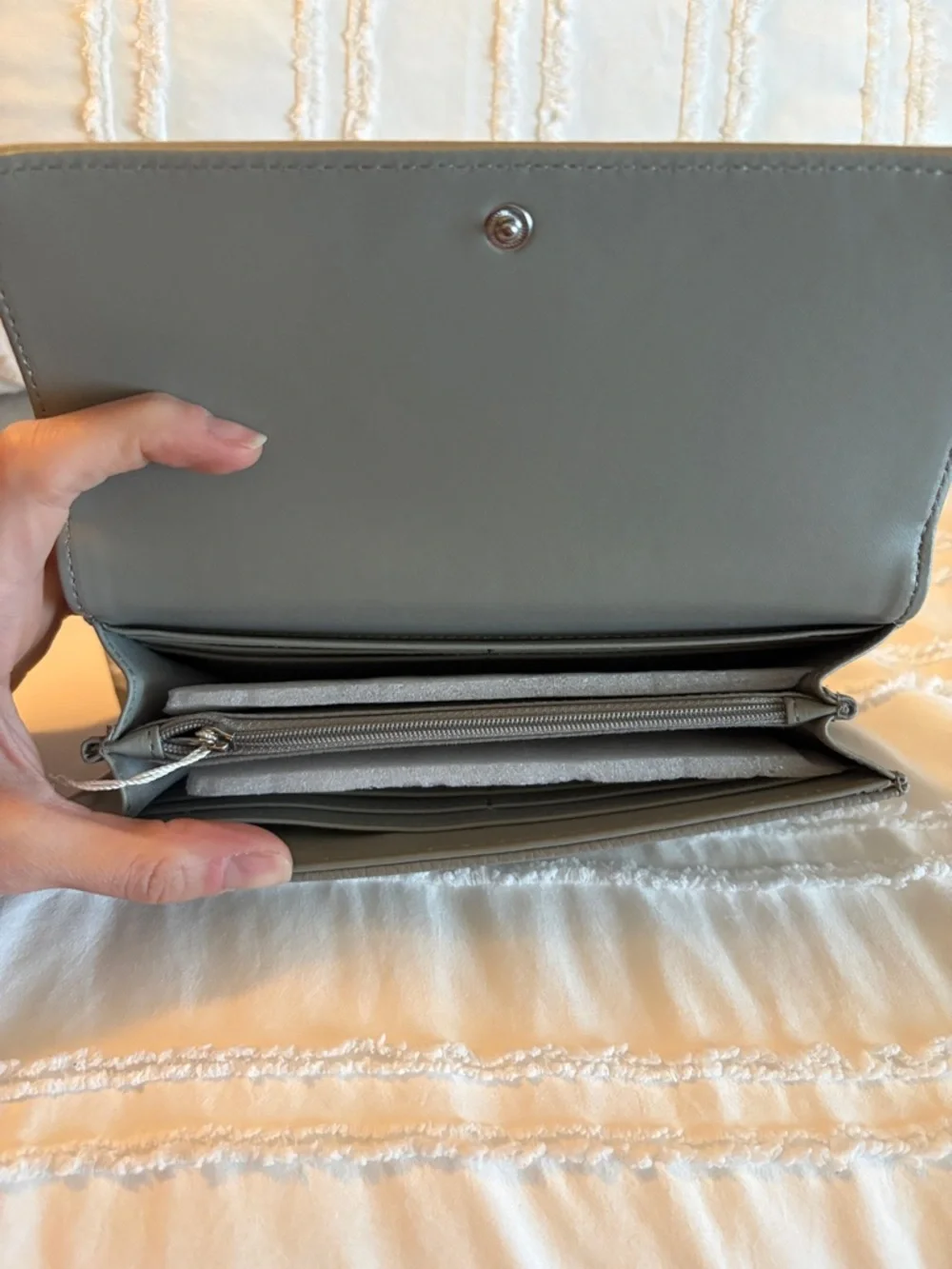 Brand new! London Skye handbag and wallet set